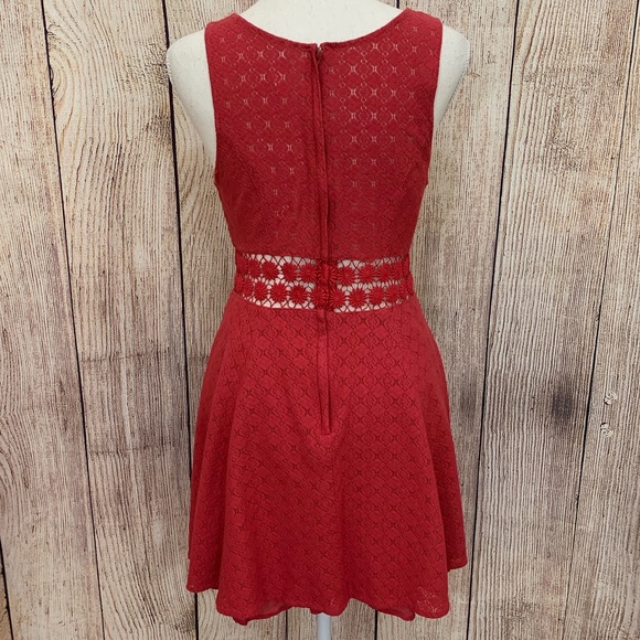Women’s Free People Lace Daisy Cutout Waist Dress - Picture 3 of 6